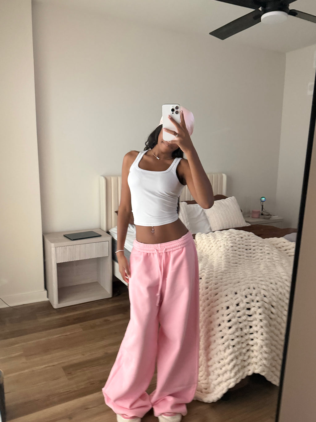 [PRE-SALE] - ITEM SHIPS IN 4 WEEKS | THE EVERYDAY SWEATS 'ROSE'