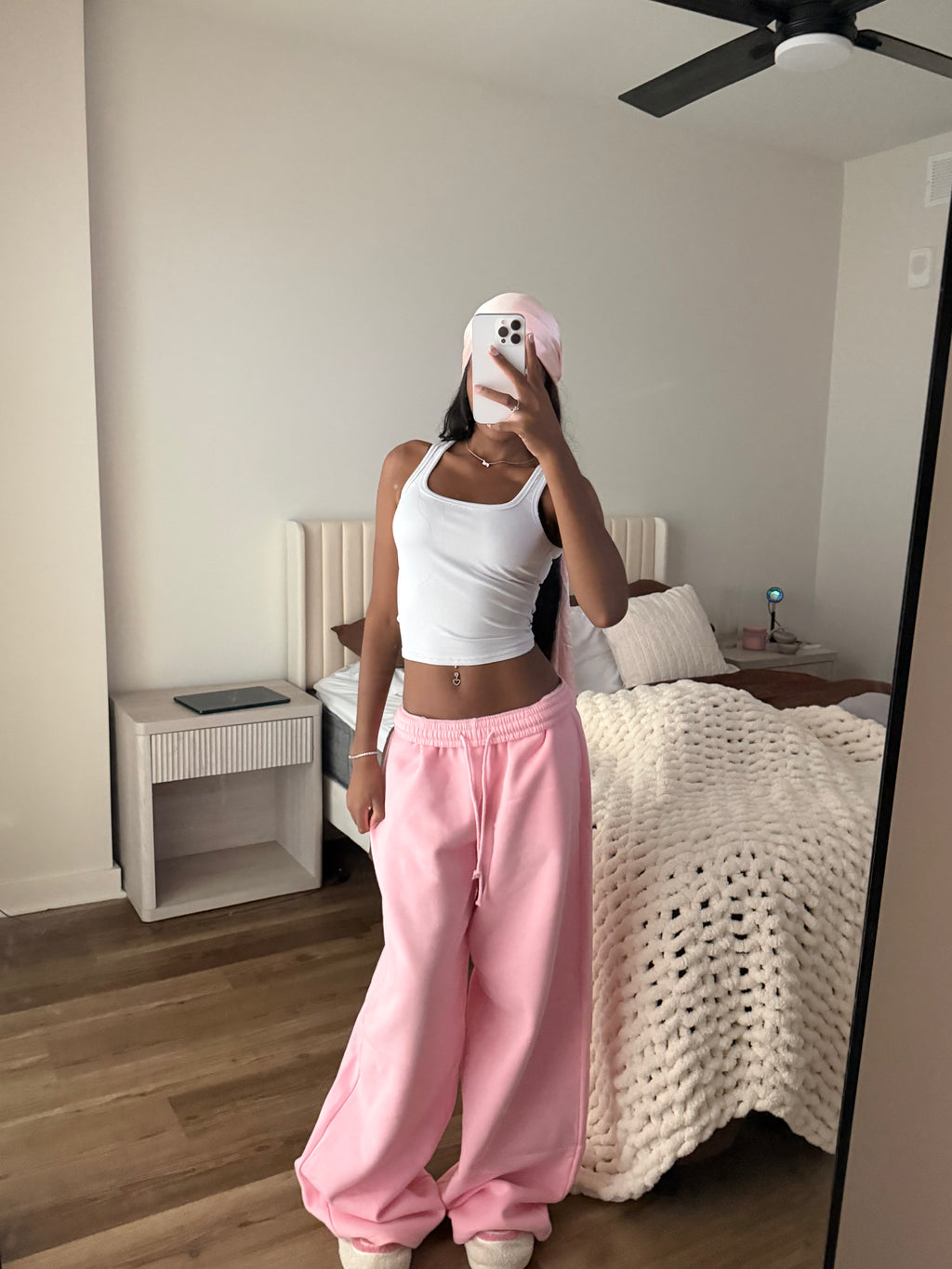 [PRE-SALE] - ITEM SHIPS IN 4 WEEKS | THE EVERYDAY SWEATS 'ROSE'