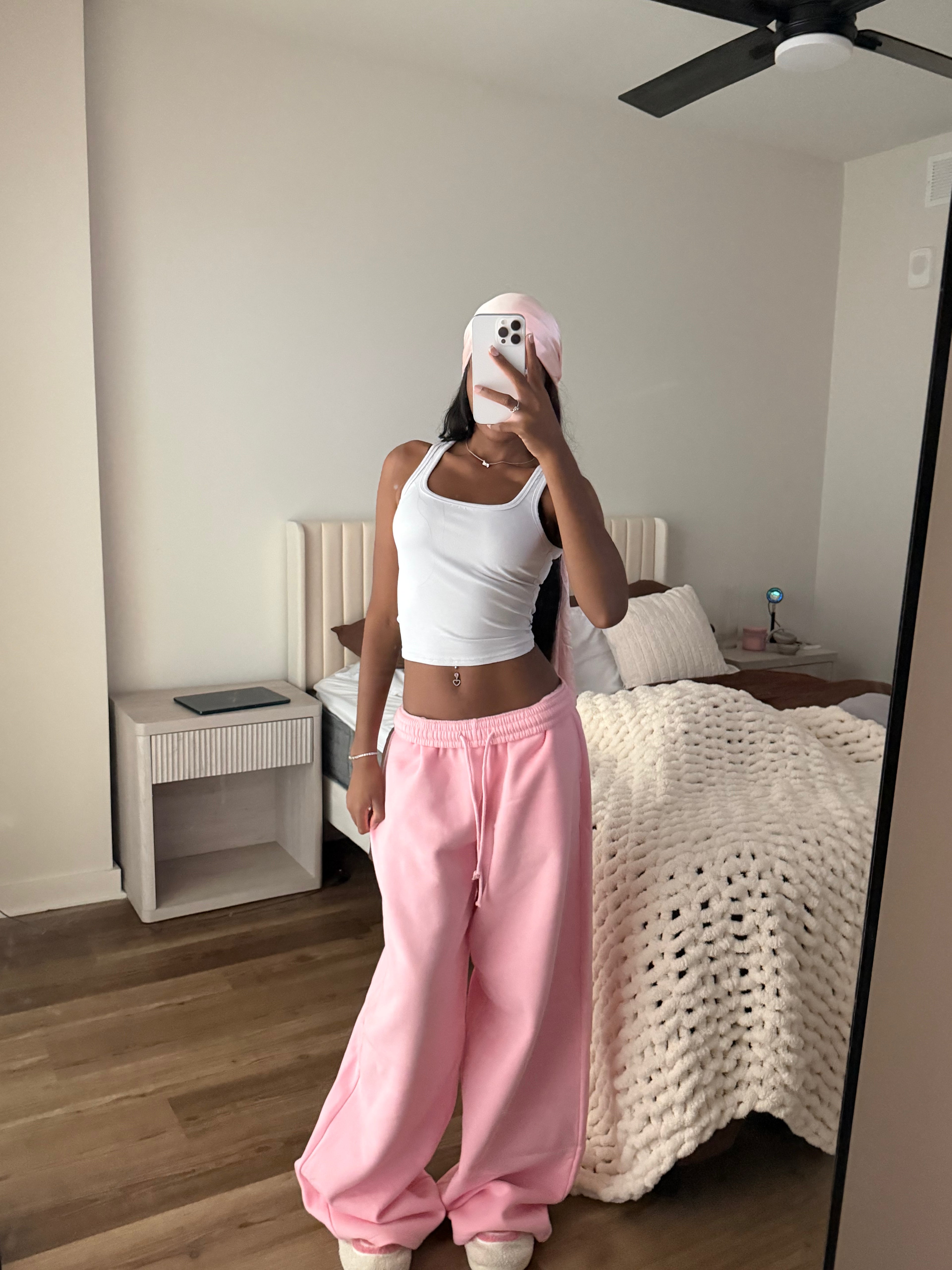 [PRE-SALE] - ITEM SHIPS IN 4 WEEKS | THE EVERYDAY SWEATS 'ROSE'