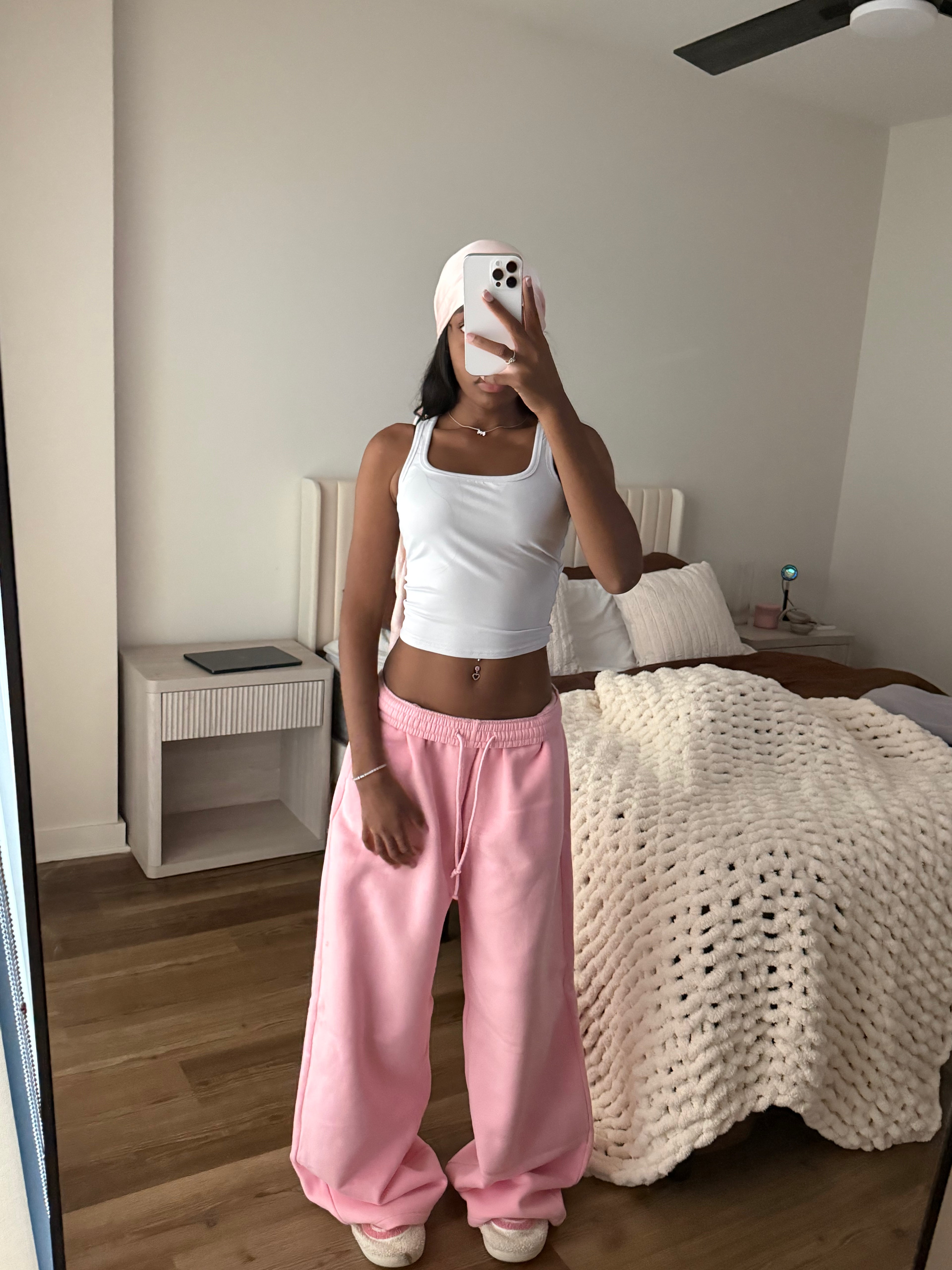 [PRE-SALE] - ITEM SHIPS IN 4 WEEKS | THE EVERYDAY SWEATS 'ROSE'