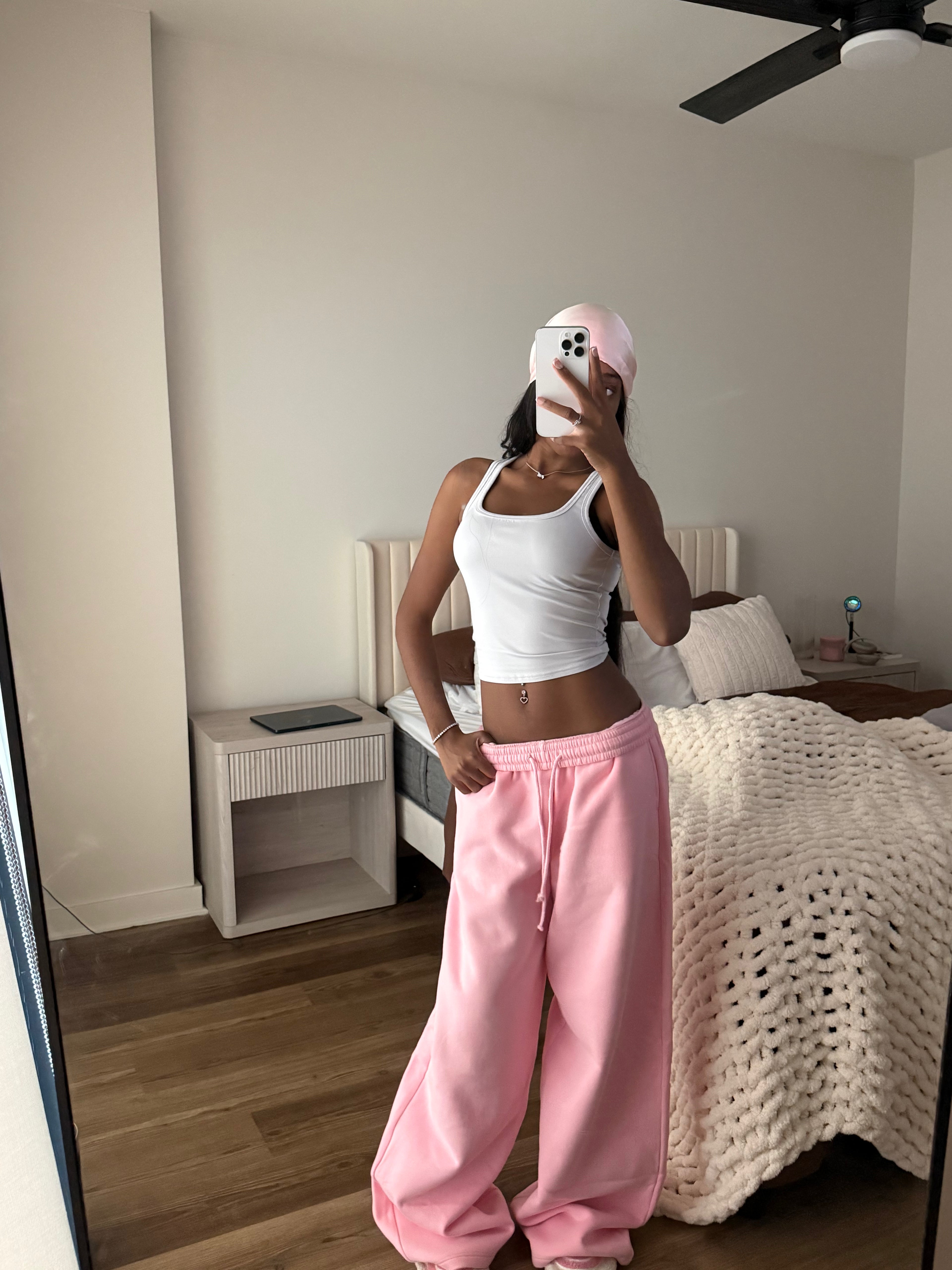 [PRE-SALE] - ITEM SHIPS IN 4 WEEKS | THE EVERYDAY SWEATS 'ROSE'